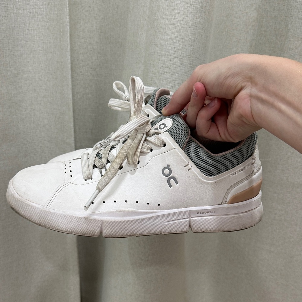 Oncloud white and green Sneakers